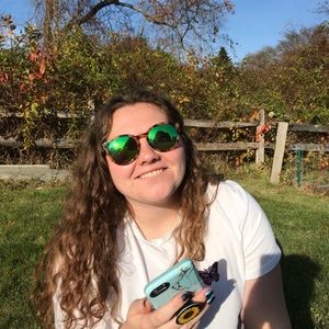 Meet your Posher, Alissa